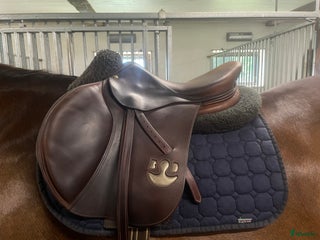 Sadlar hästutrustning till salu: Bruno Delgrange sadel i toppskick i Kumla - Annons 13