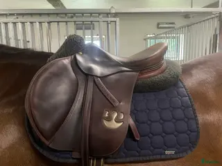 Sadlar hästutrustning Bruno Delgrange sadel i toppskick i Kumla - Annons 8