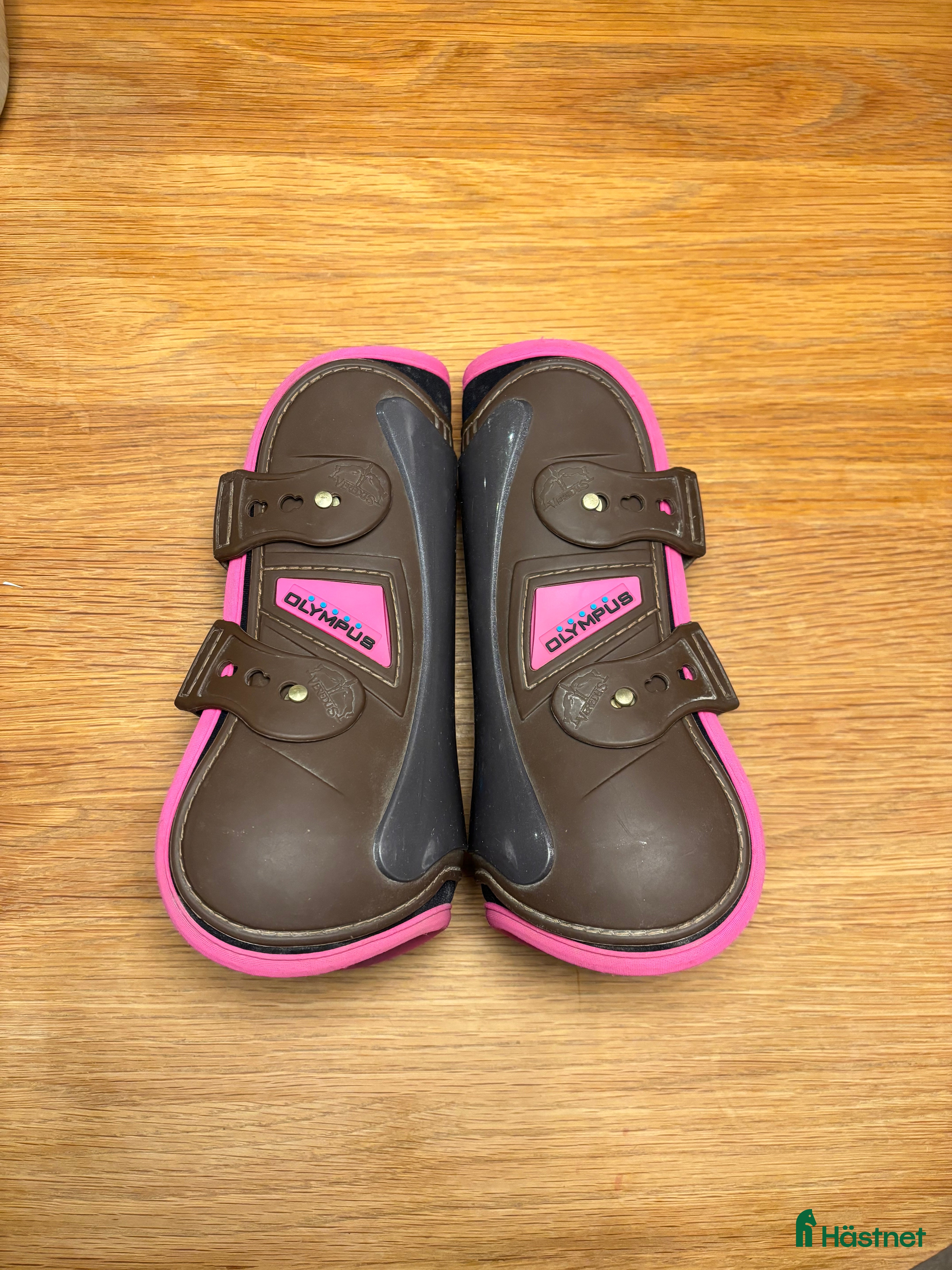 Benskydd hästutrustning till salu: Veredus fram+bak color edition rosa i Enebyberg - Annons 1