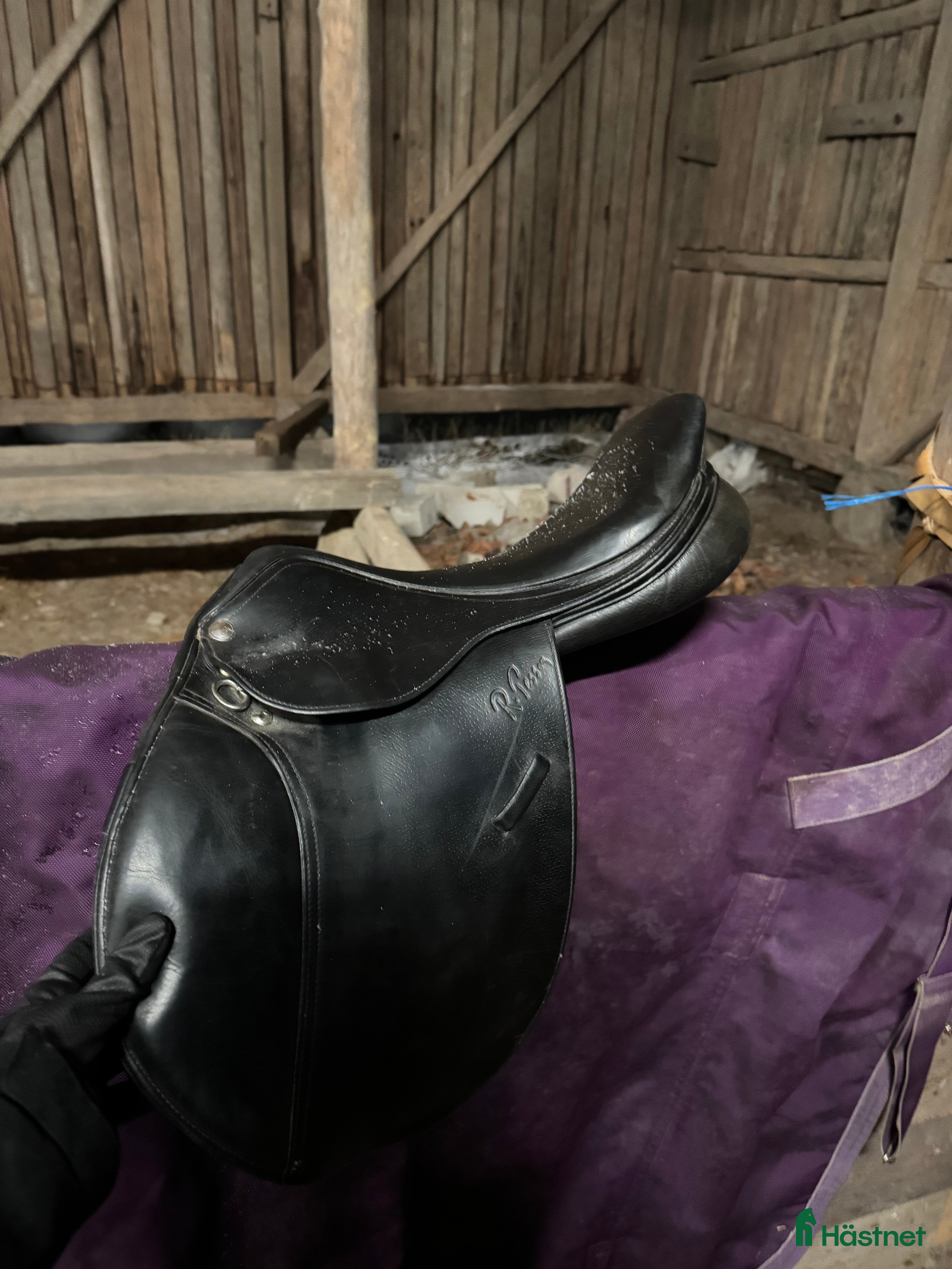 Sadlar hästutrustning till salu: Hopp sadel  i Bro - Annons 4