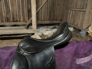 Sadlar hästutrustning till salu: Hopp sadel i Bro - Annons 4