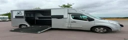 Hästlastbilar  fordon & transport till salu: Välvårdad Theault 5 sits Automat  - Annons 6