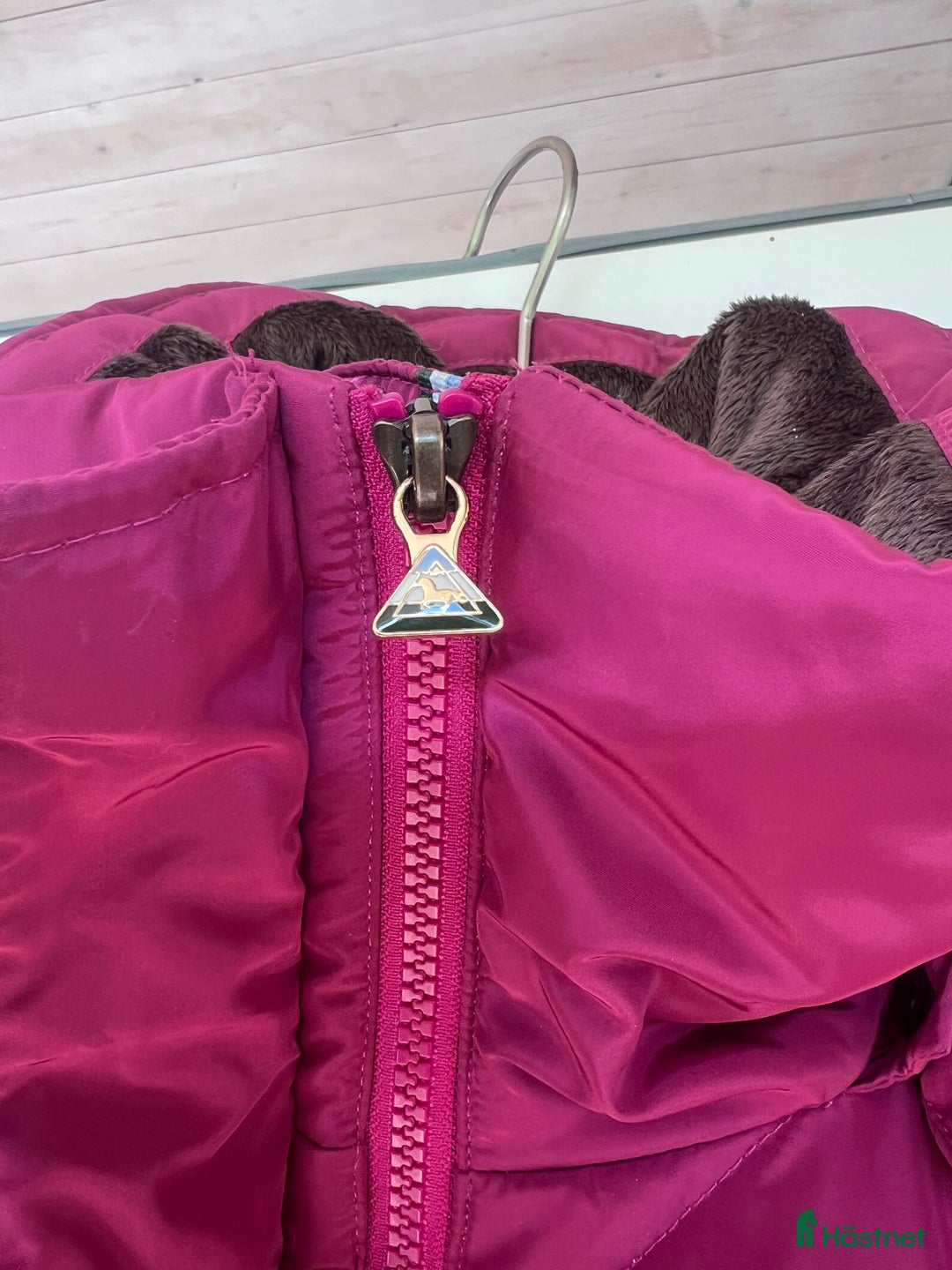 Jackor & Kavajer ryttarutrustning till salu: Mountain Horse Belvedere dunjacka i Lidingö - Annons 2