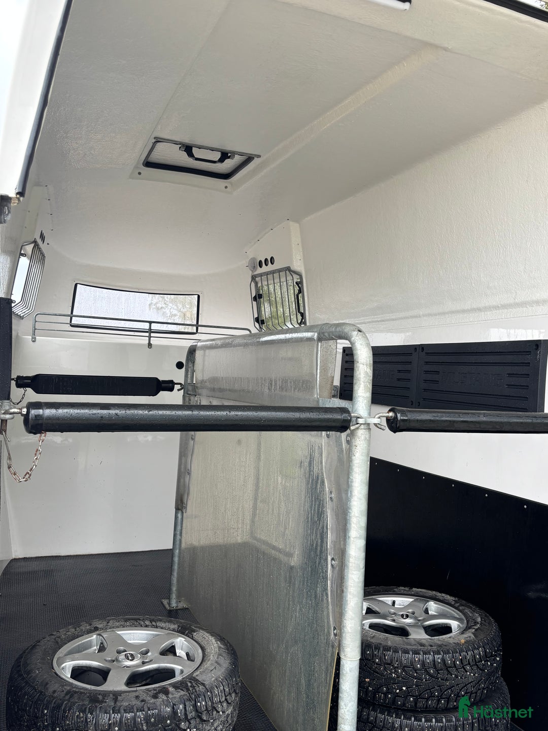 Hästtransporter  fordon & transport till salu: Mustang Elit-2019 hästtransport  i Västerås - Annons 9