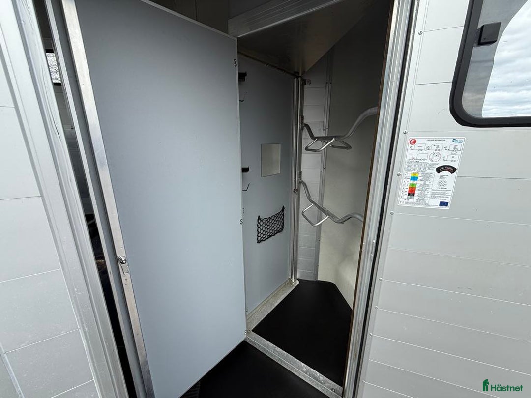 Hästtransporter  fordon & transport till salu: Fullutrustad Cheval Liberté Touring Country! i Köping - Annons 7