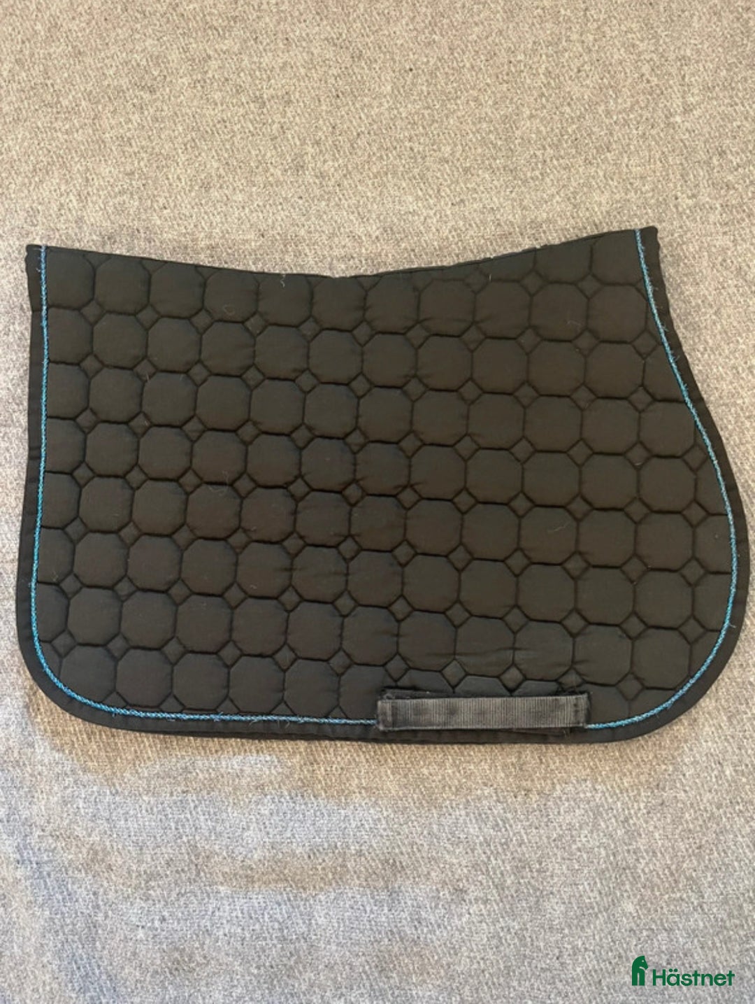 Schabrak & Vojlockar hästutrustning till salu: E-logga schabrak i Täby - Annons 3