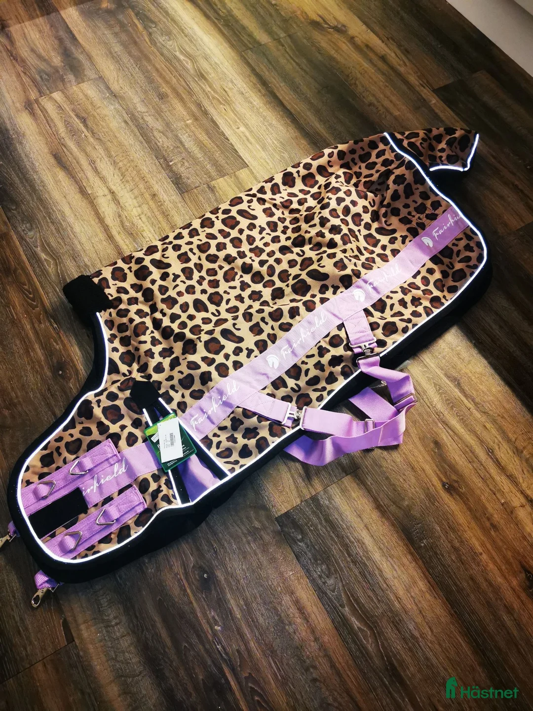 Täcken hästutrustning till salu: Nytt Regntäcke i stl 85 - Annons 1