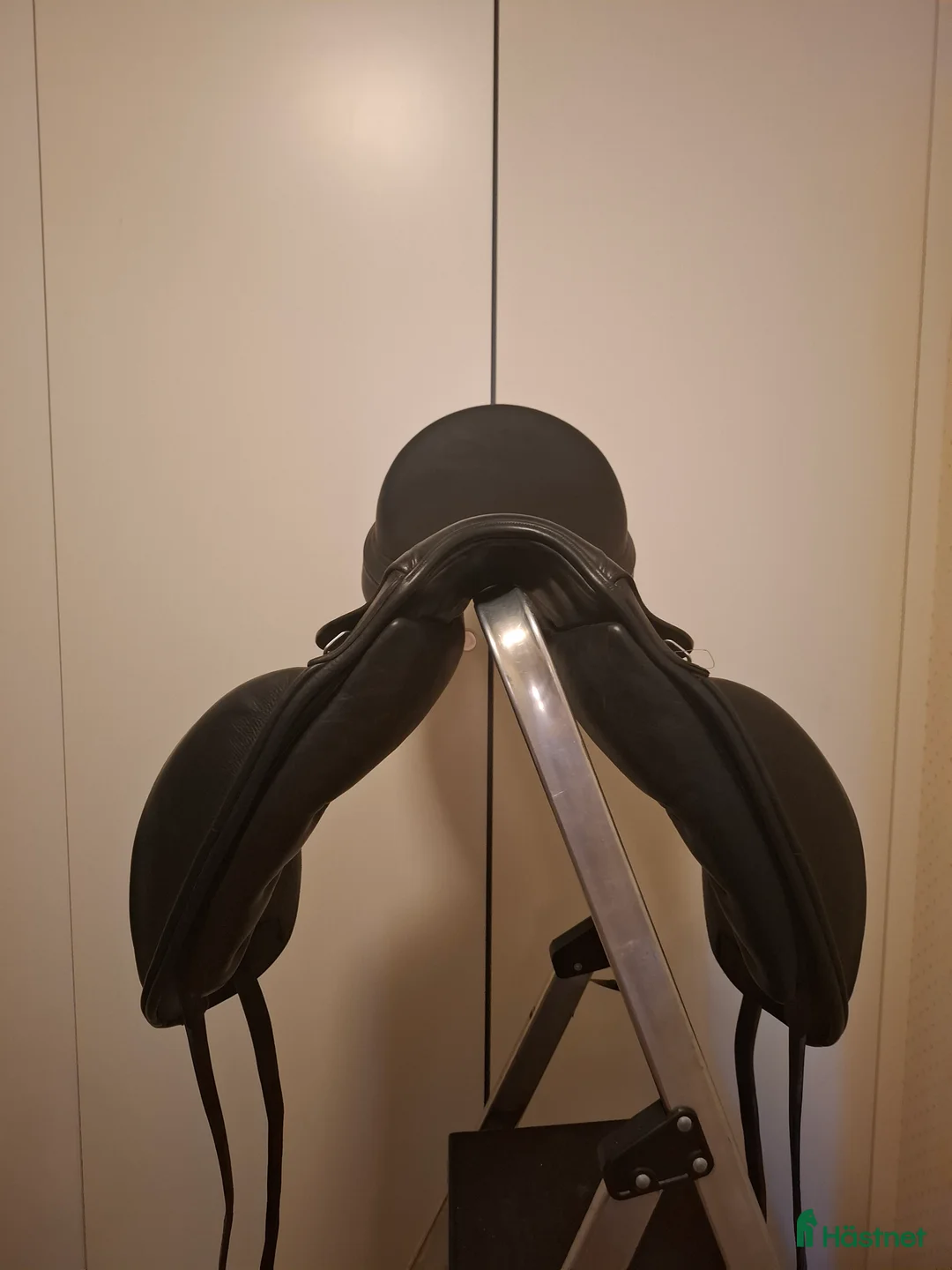 Sadlar hästutrustning till salu: Lippo Supreme Azzario 17,5' i Sollentuna - Annons 5