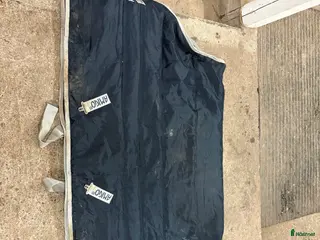 Täcken hästutrustning till salu: Amigo insulator 200g i Söderköping - Annons 1