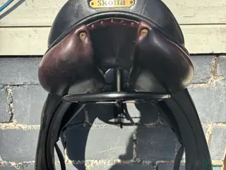 Sadlar hästutrustning Childeric DI 18 tum - Annons 2