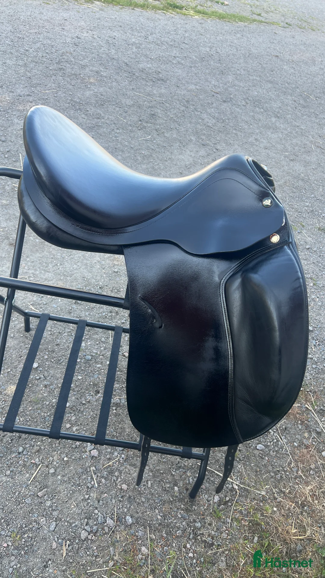 Sadlar hästutrustning till salu: Fin Prestige sadel 17” - Annons 2