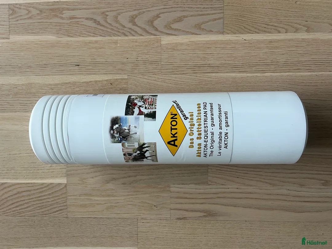 Sadeltillbehör hästutrustning till salu: Akton gel sadelpad i Nacka - Annons 2