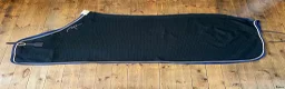 Täcken hästutrustning till salu: Dyon Honeycomb Waffle Cooler - navy  - Annons 1