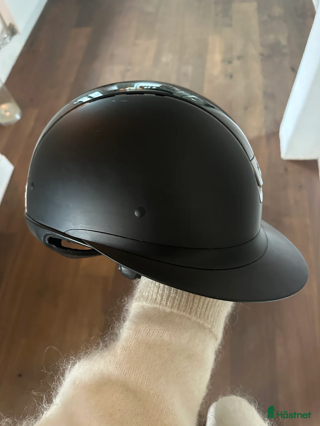 Hjälmar ryttarutrustning till salu: Samshield ridhjälm i Vellinge - Annons 2