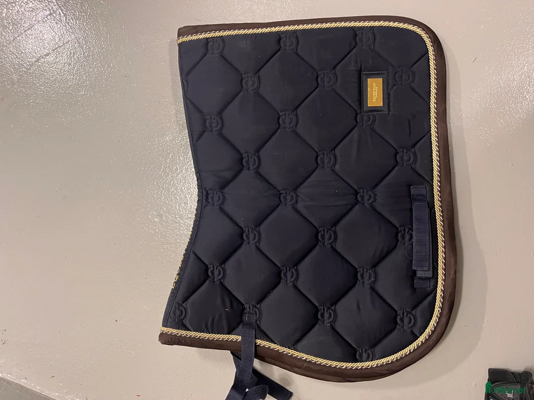 Schabrak & Vojlockar hästutrustning till salu: Equestrian Stockholm hoppschabrak i Stockholm - Annons 2