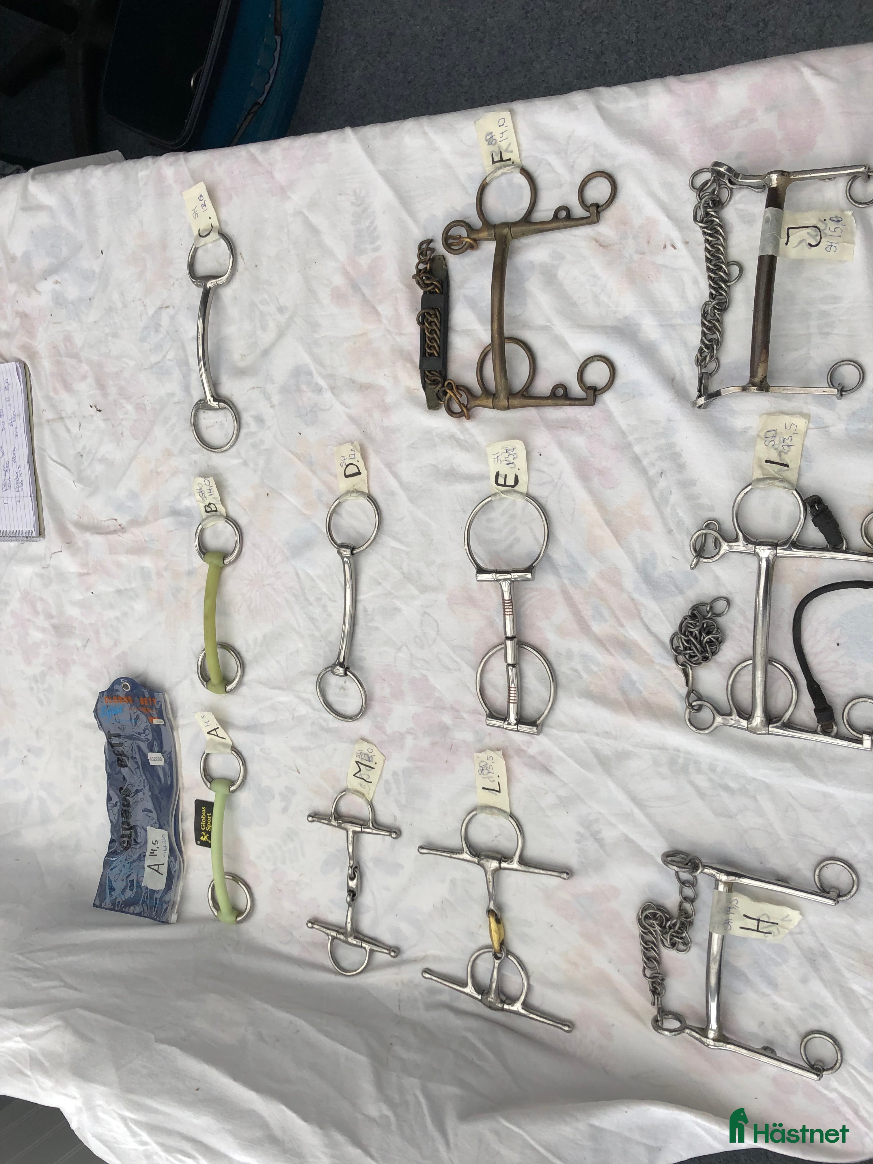 Bett hästutrustning till salu: Bett från 120-160 i Vara - Annons 1