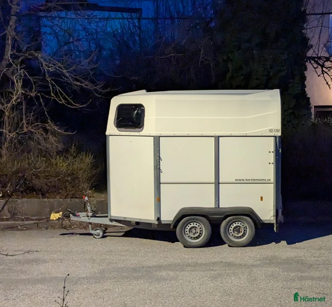 Hästtransporter  fordon & transport till salu: Värmlandsvagn låg vikt med golvgaranti i Älvsjö - Annons 1