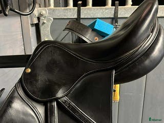 Sadlar hästutrustning till salu: Bruno Delgrange Nino 15,5 - Annons 15