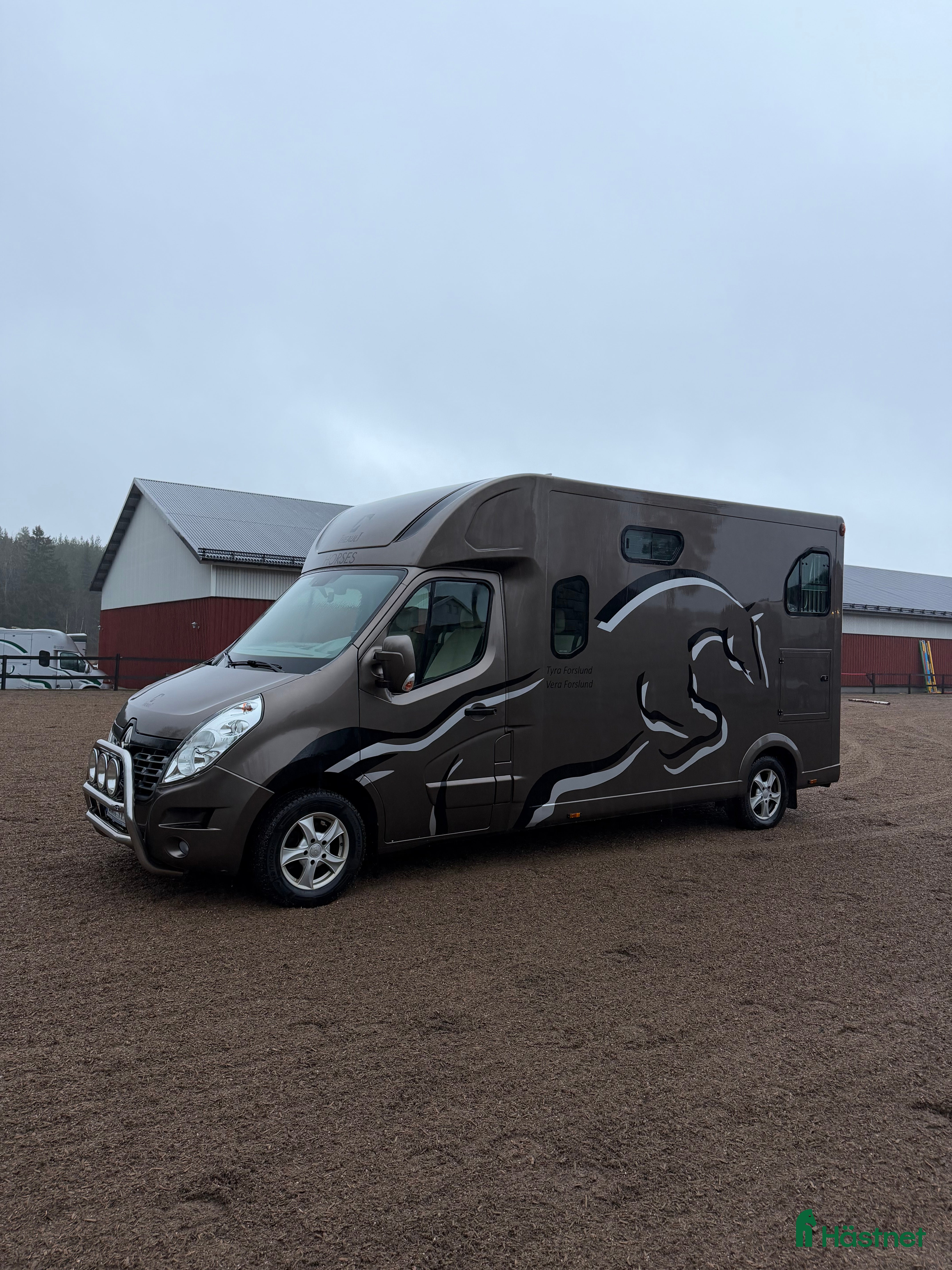 Hästlastbilar  fordon &amp; transport till salu: Mycket fin theault proteo 5 Hästlastbil  i Västerås - Annons 1