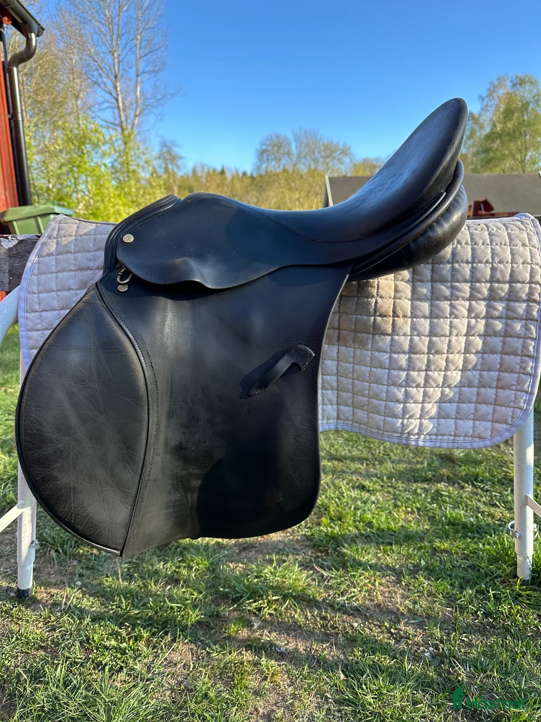 Sadlar hästutrustning till salu: Äldre Frank Baines - Annons 1