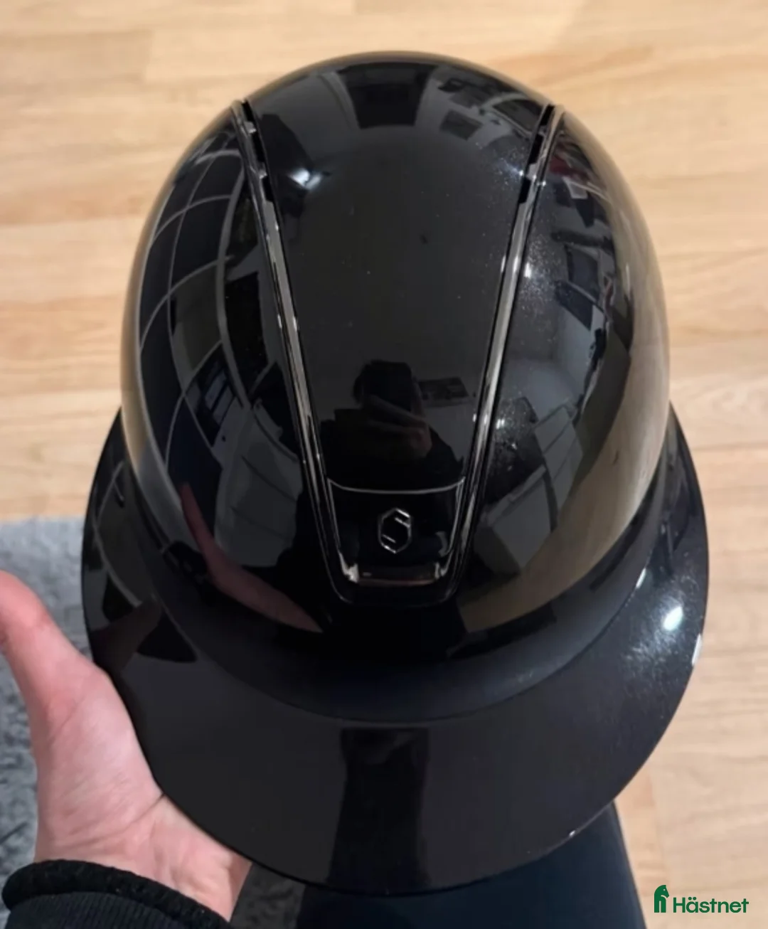 Hjälmar ryttarutrustning till salu: Miss Shield Glossy 2.0 Black Chrome - Annons 2