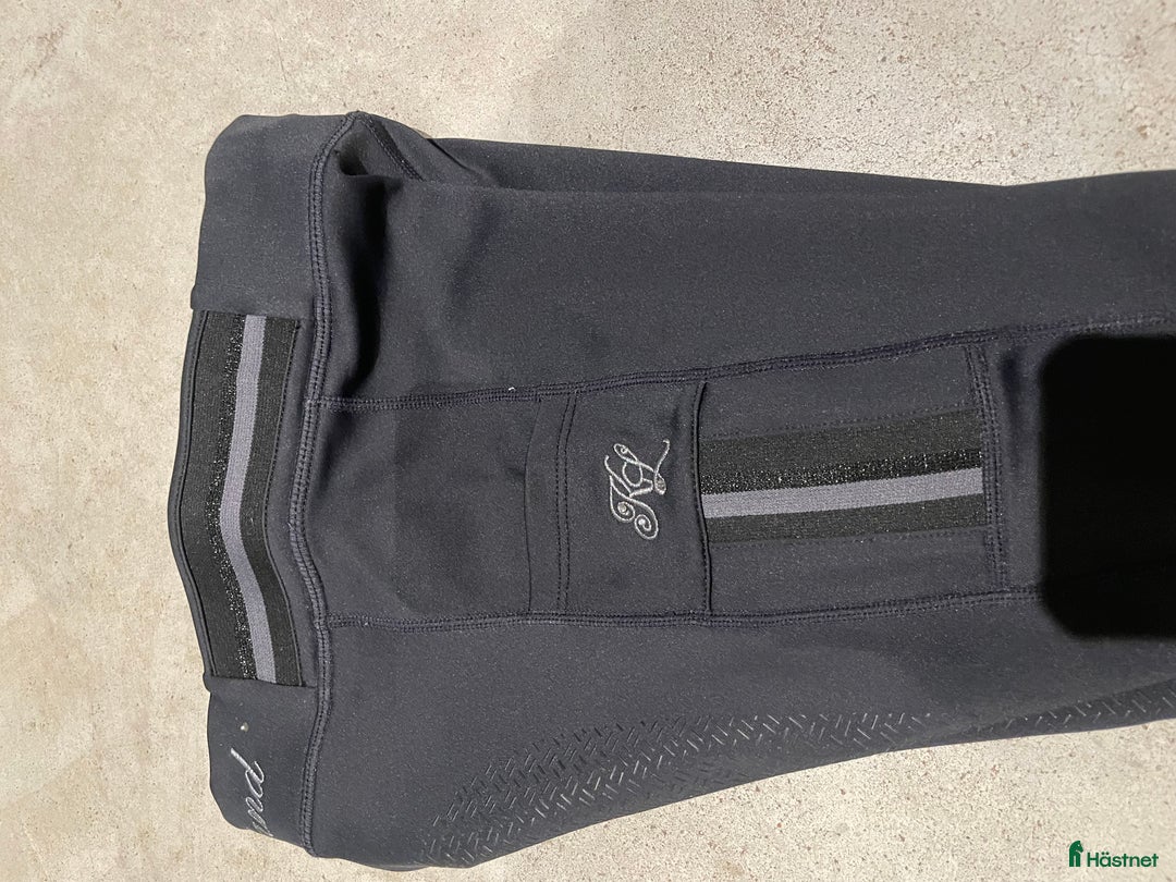 Ridbyxor ryttarutrustning till salu: Kingsland ridbyxor strl 134/140 i Bor - Annons 4