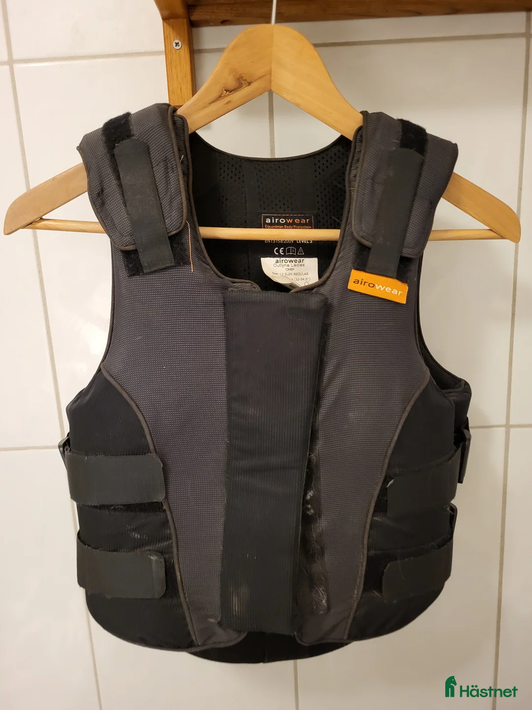Säkerhetsvästar ryttarutrustning till salu: Säkerhetsväst Airowear L3 Slim Regular - Annons 1
