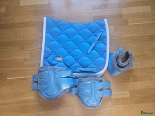 Schabrak & Vojlockar hästutrustning till salu: ES Parisian Blue set i Märsta - Annons 1