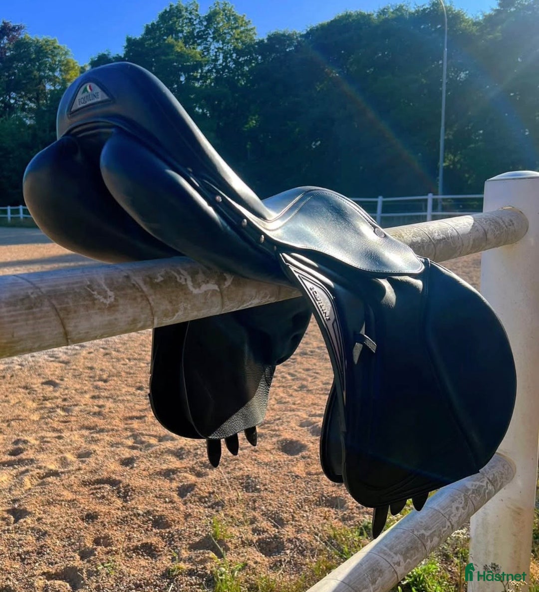 Sadlar hästutrustning till salu: Equiline Elite 16”  i Asarum - Annons 3