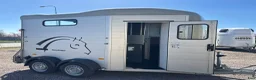 Hästtransporter  fordon & transport till salu: Fronturlastning & sadelkammare  - Annons 3