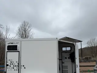 Hästtransporter fordon & transport till salu: Bekvämt bakåt Ume B50 - Annons 5