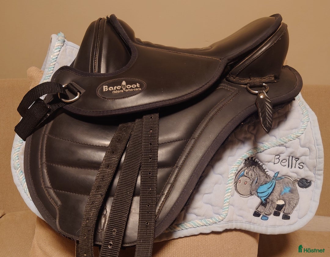 Sadlar hästutrustning till salu: Komplett Barefoot ponnysadel i Visby - Annons 1