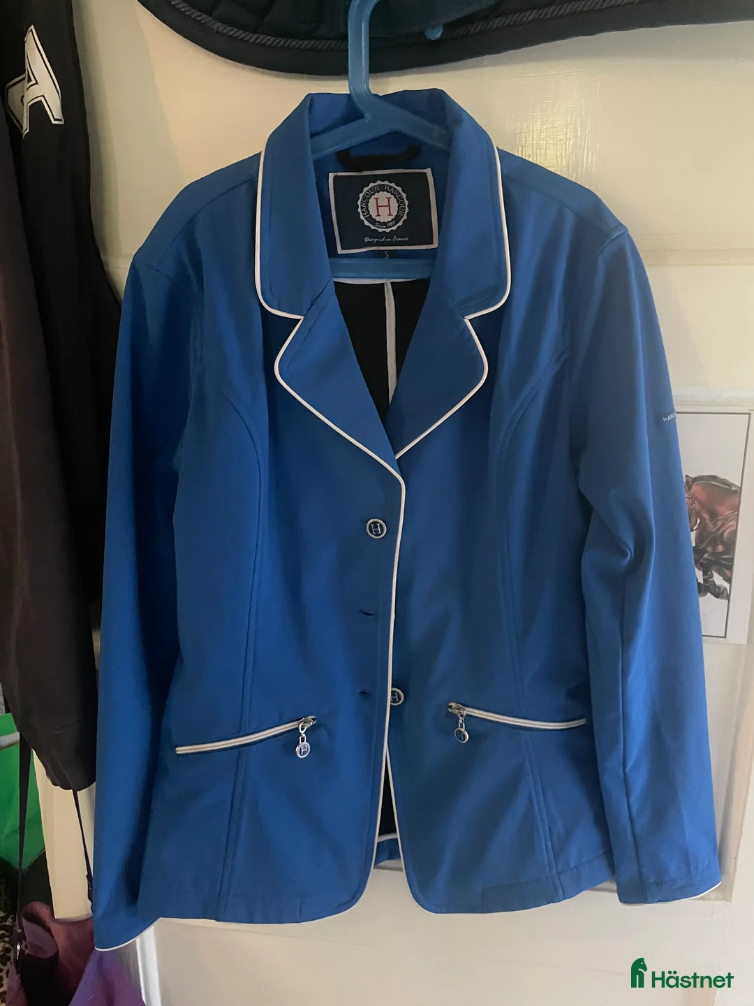 Jackor & Kavajer ryttarutrustning till salu: Blå kavaj  i Stigtomta - Annons 1