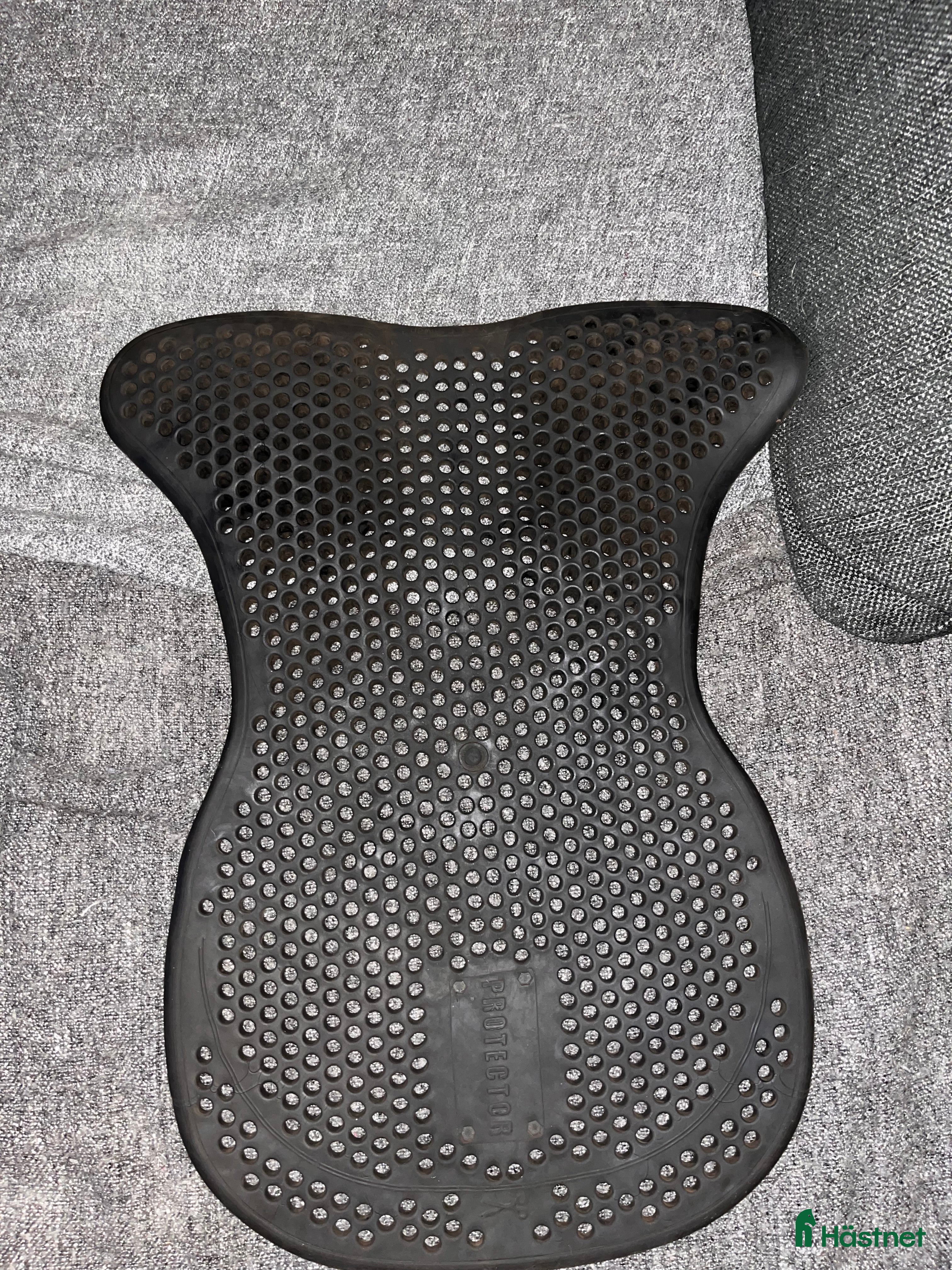 Sadeltillbehör hästutrustning till salu: Protector Gelpad Non-slip Front Riser i Jonsered - Annons 23