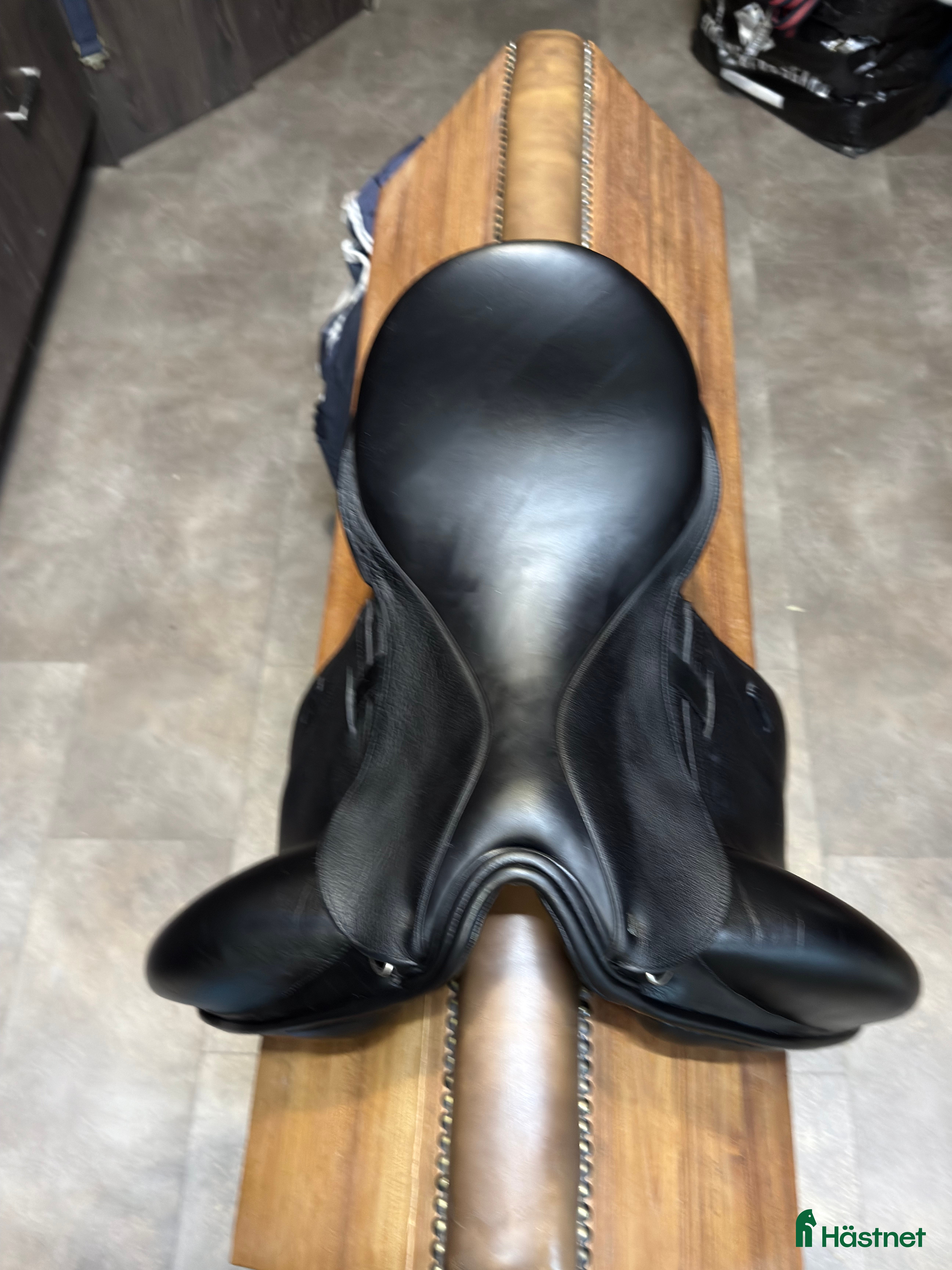 Sadlar hästutrustning till salu: Custom Coda Icon LR (17,5”, M/W) – Toppskick i Ekerö - Annons 14