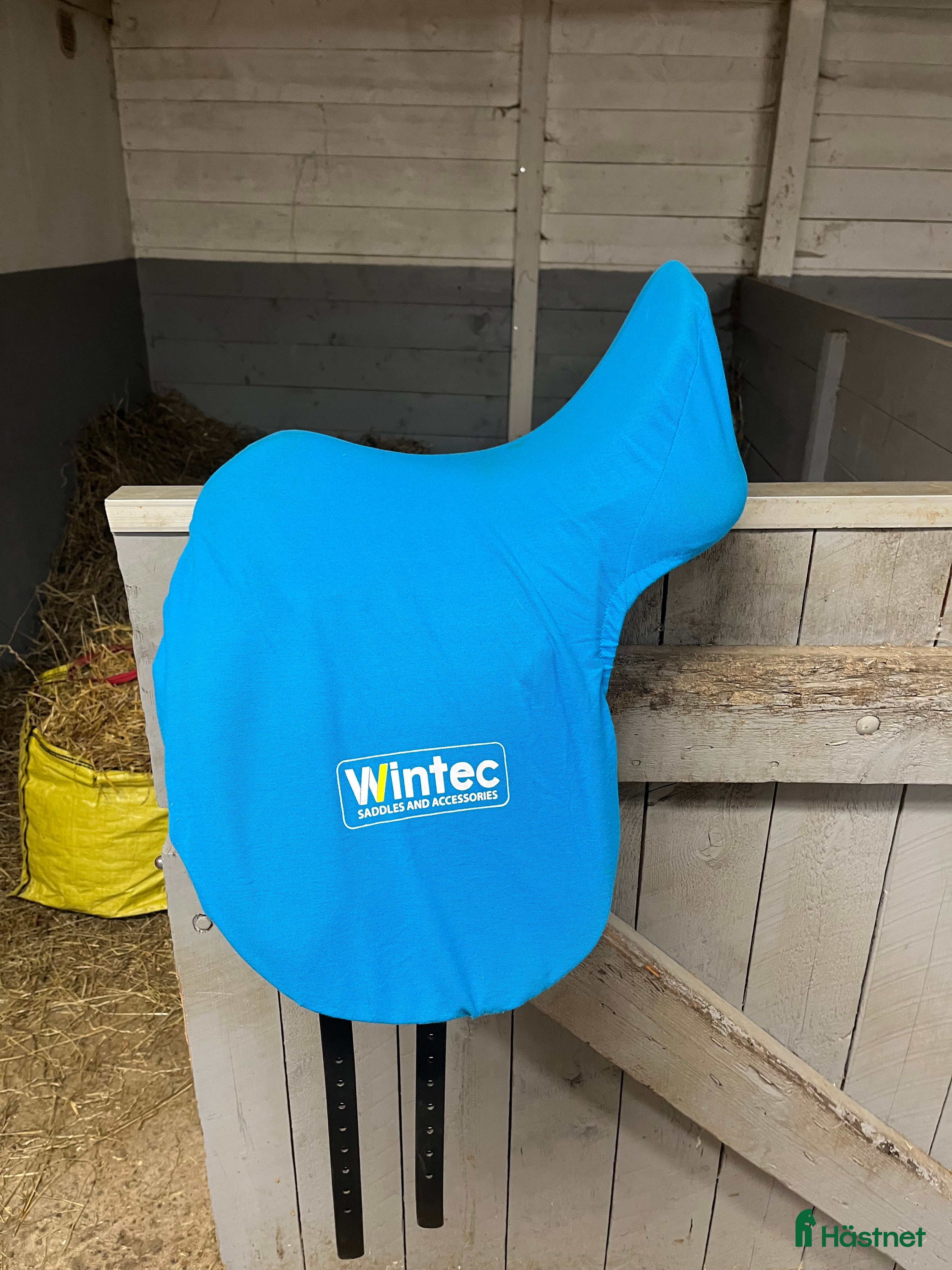 Sadlar hästutrustning Wintec dressyr syntetsadel  i Landsbro - Annons 7
