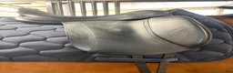 Sadlar hästutrustning till salu: Frank Baines Reflex Dressage, 17.5” bomvidd medium - Annons 1