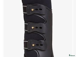 Benskydd hästutrustning till salu: Back on track benskydd bak FULL Oanvända i Täby - Annons 2