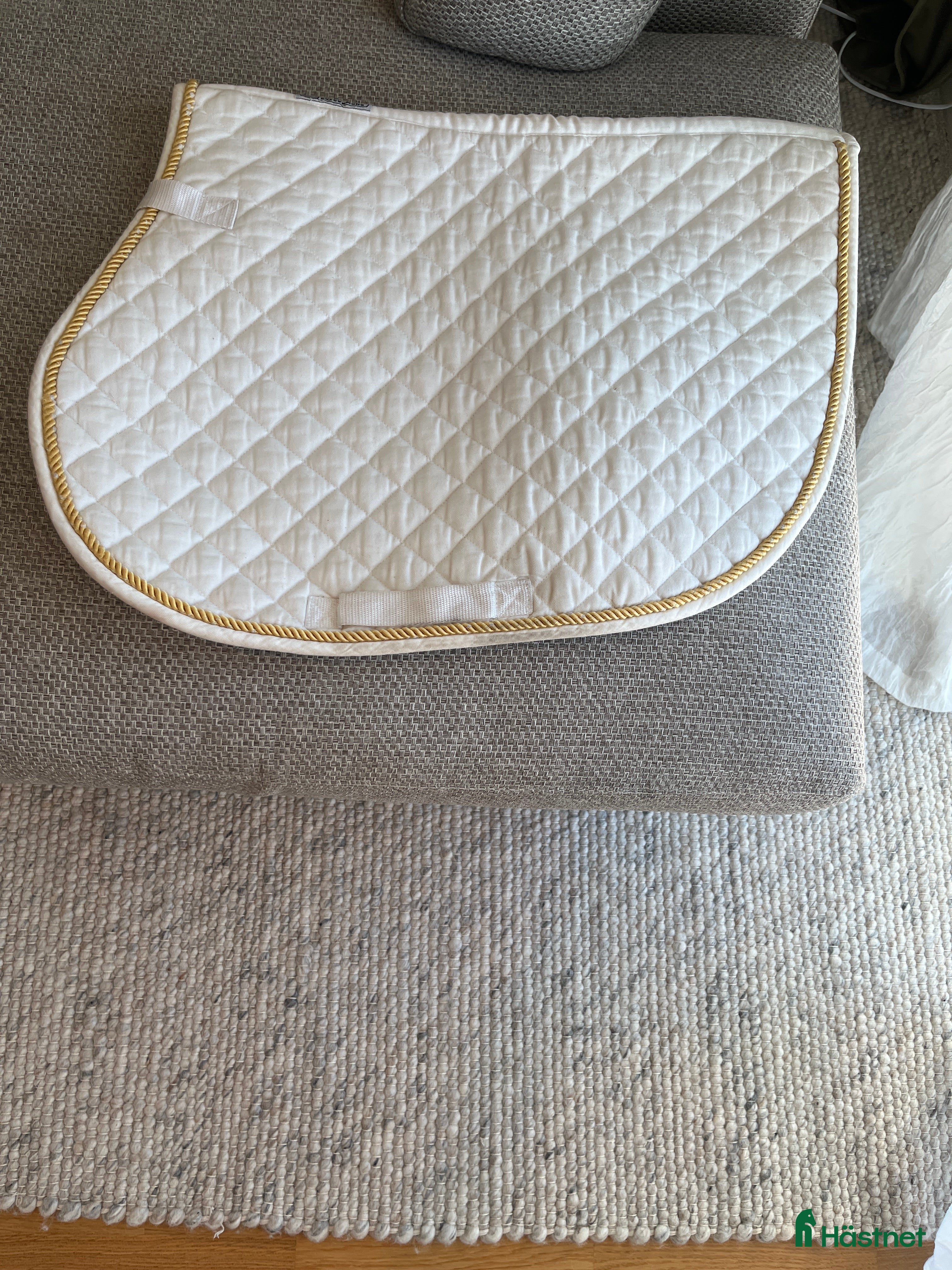 Schabrak & Vojlockar hästutrustning till salu: Vitt schabrak  - Annons 4