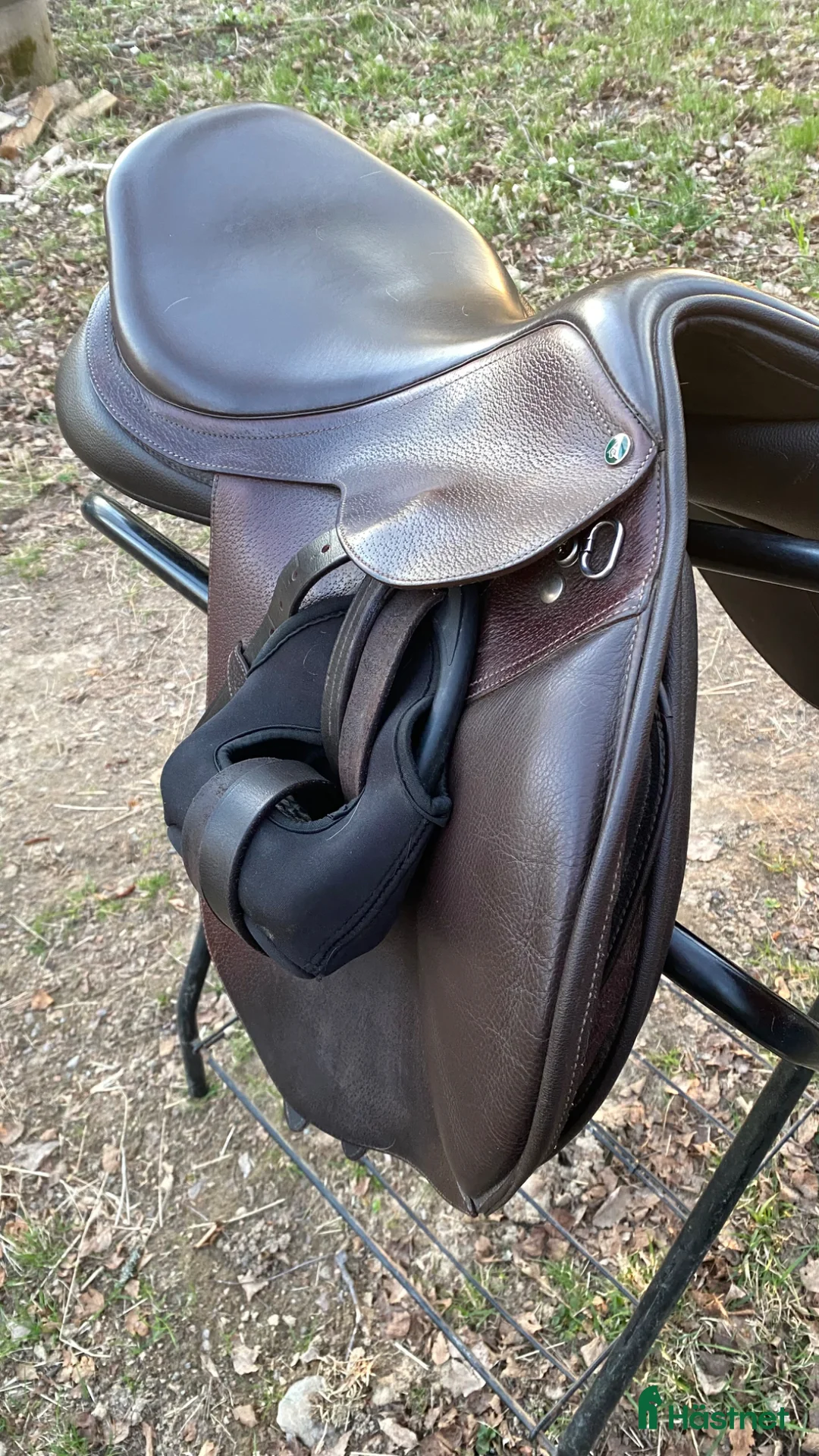 Sadlar hästutrustning till salu: Välskött Bates Arena  i Sunne - Annons 7