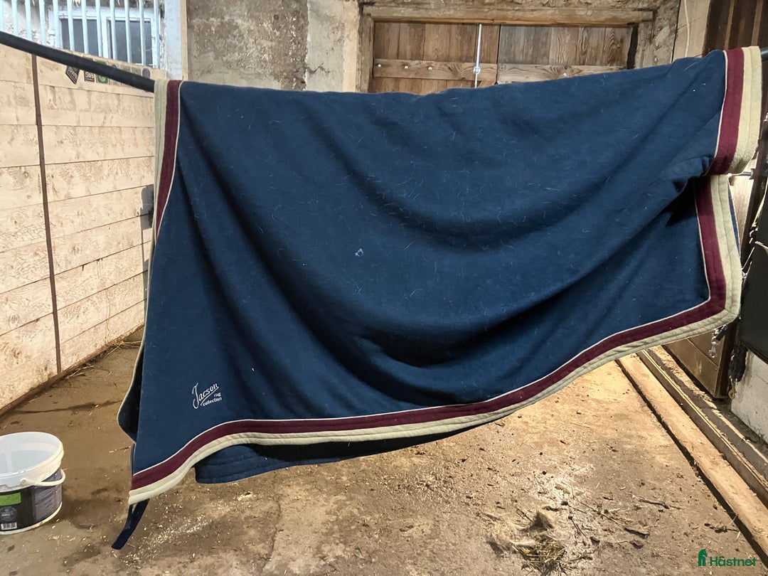 Täcken hästutrustning till salu: Täcken i 115cm vinter/regn i Skärplinge - Annons 11