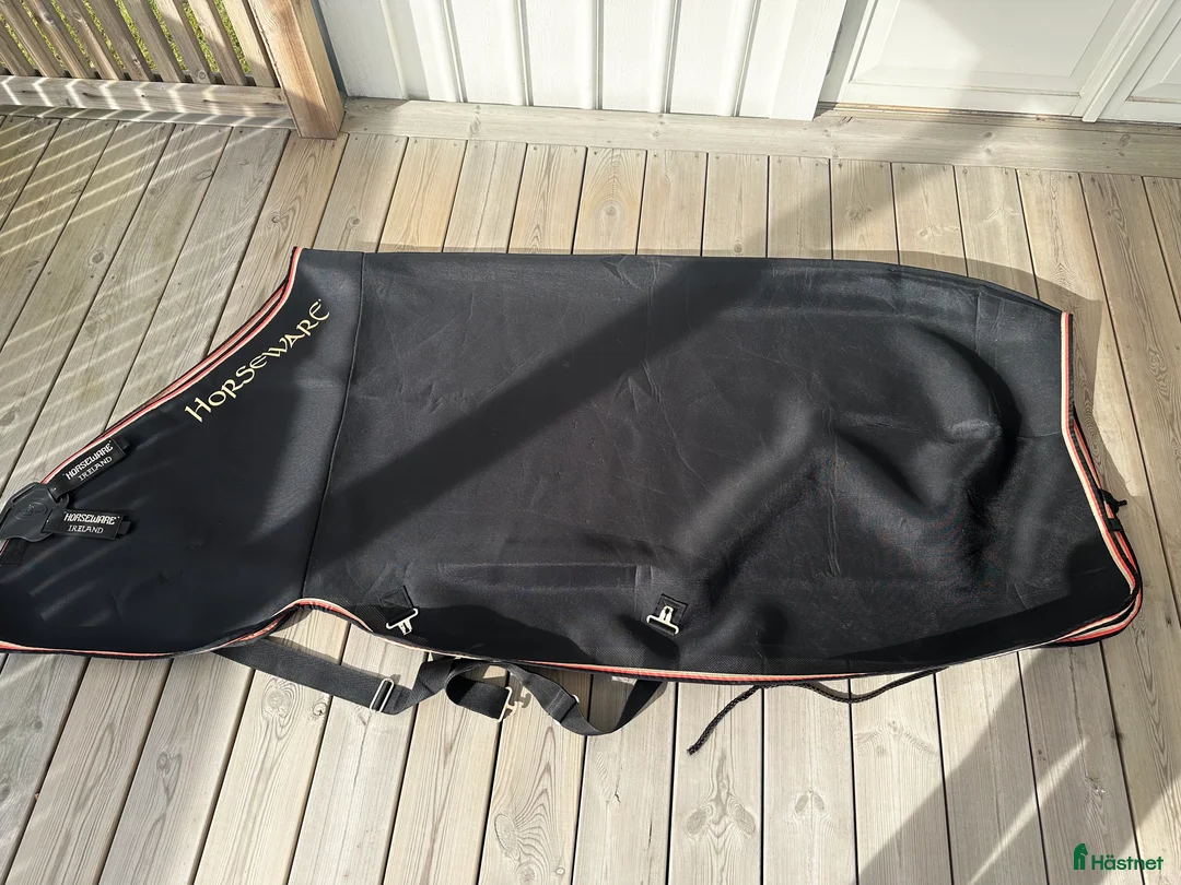 Täcken hästutrustning till salu: Horseware Rambo Airmax Cooler  i Kungsbacka - Annons 1