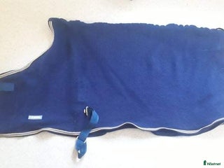 Täcken hästutrustning till salu: Svett/transporttäcke i Veddige - Annons 9