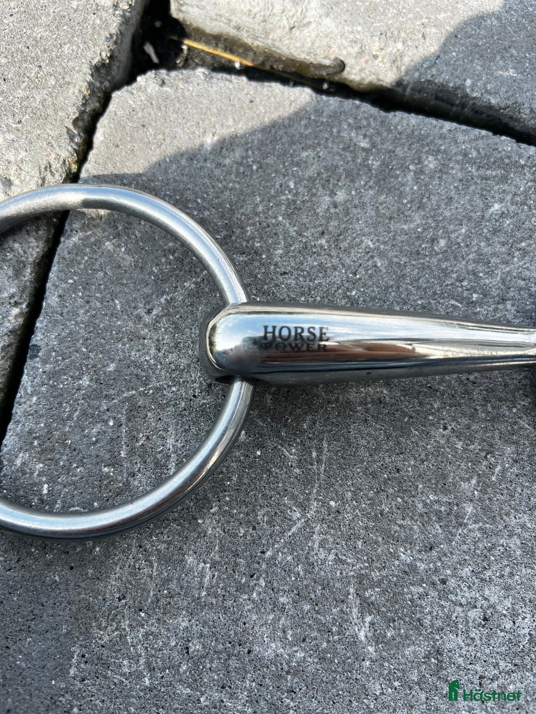 Bett hästutrustning till salu: Tvådelat bett med lösa ringar  i Kullavik - Annons 3