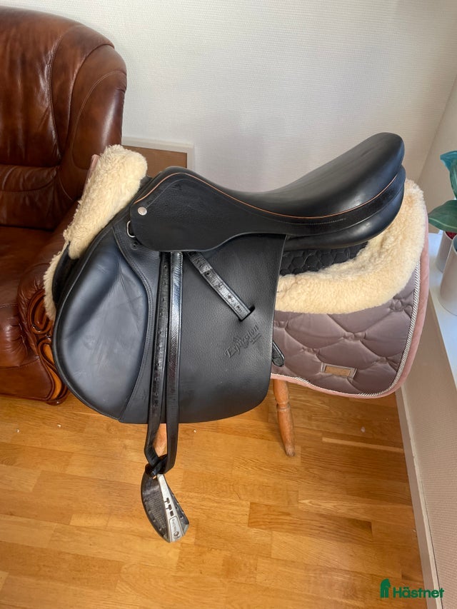 Sadlar hästutrustning Equipe svart hoppsadel - Annons 11