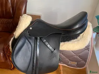 Sadlar hästutrustning Equipe svart hoppsadel - Annons 11