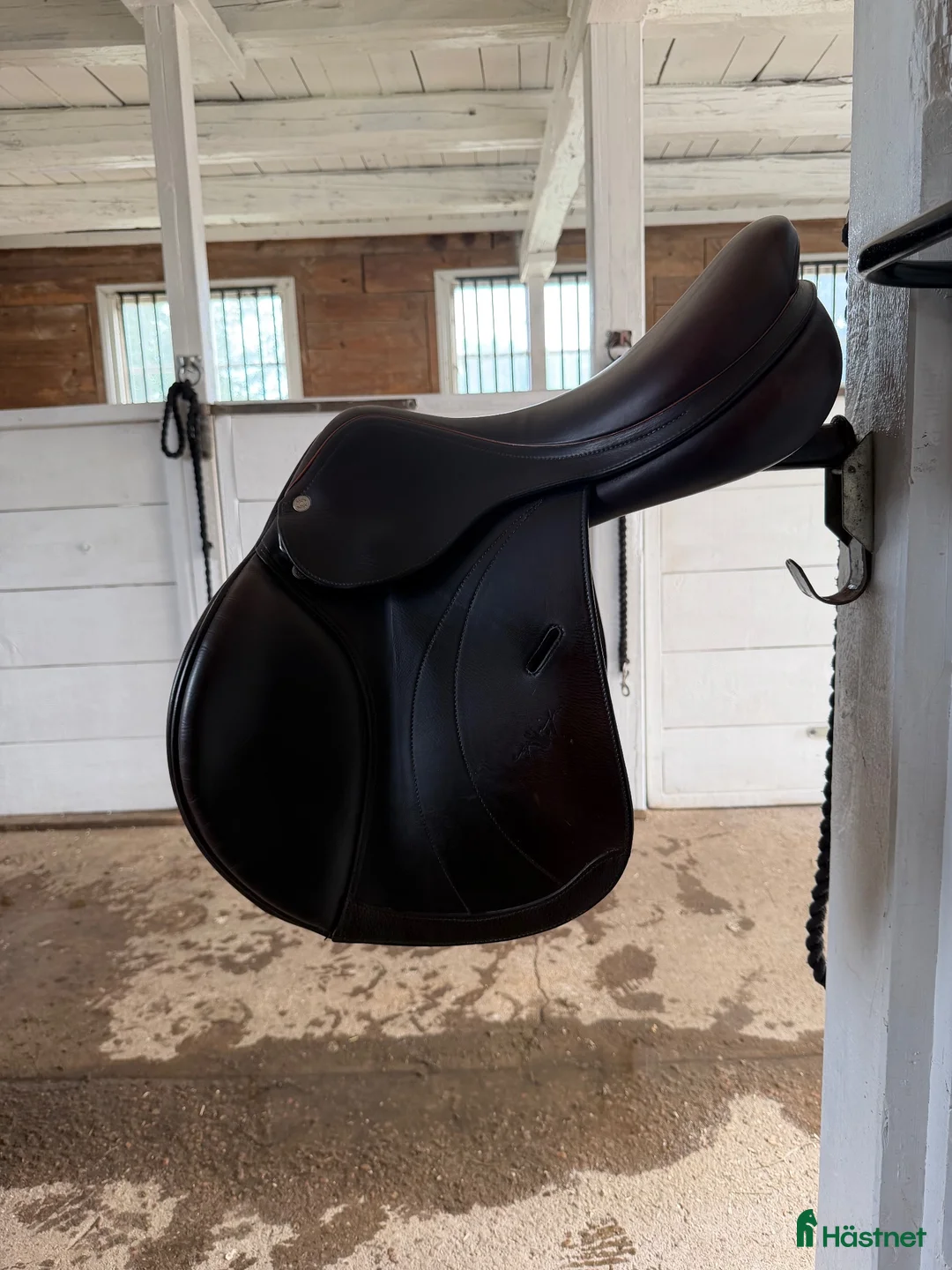 Sadlar hästutrustning till salu: Equipe expression Linnea 17” Brun - Annons 1