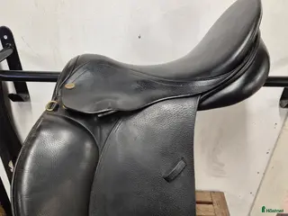 Sadlar hästutrustning Svart 17" 36 Globus Loke i Ullånger - Annons 22