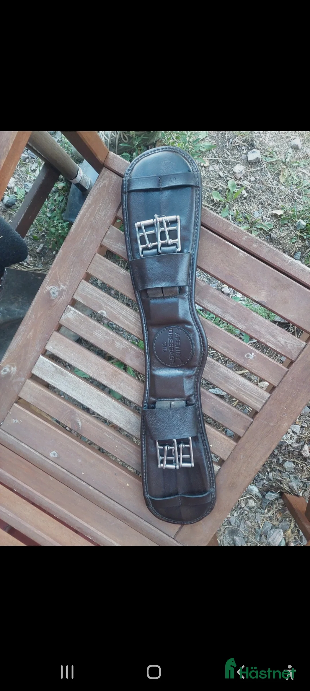 Sadeltillbehör hästutrustning till salu: Brun Affinity Dressage 40 cm sadelgjord i Gnesta - Annons 1