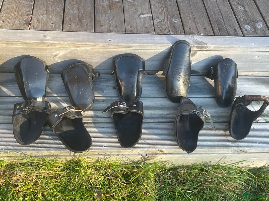 Övrig Travutrustning trav till salu: Knä och bakskydd  i Skattkärr - Annons 1